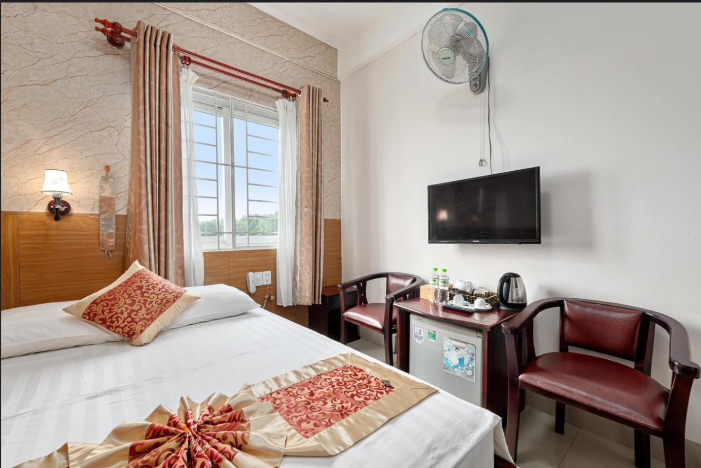 Victoria Phu Quoc Hotel Beachfront Night Market Room photo